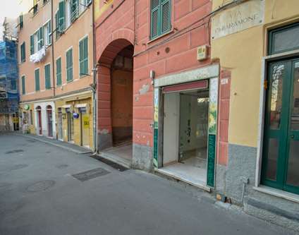Negozio Affitto Genova Via Chiaramone 91R Voltri centro
